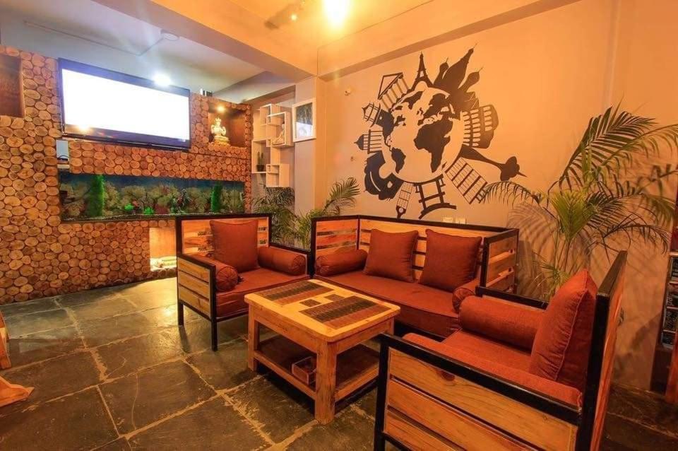 Paila Hostel Lakeside Pokhara Zewnętrze zdjęcie