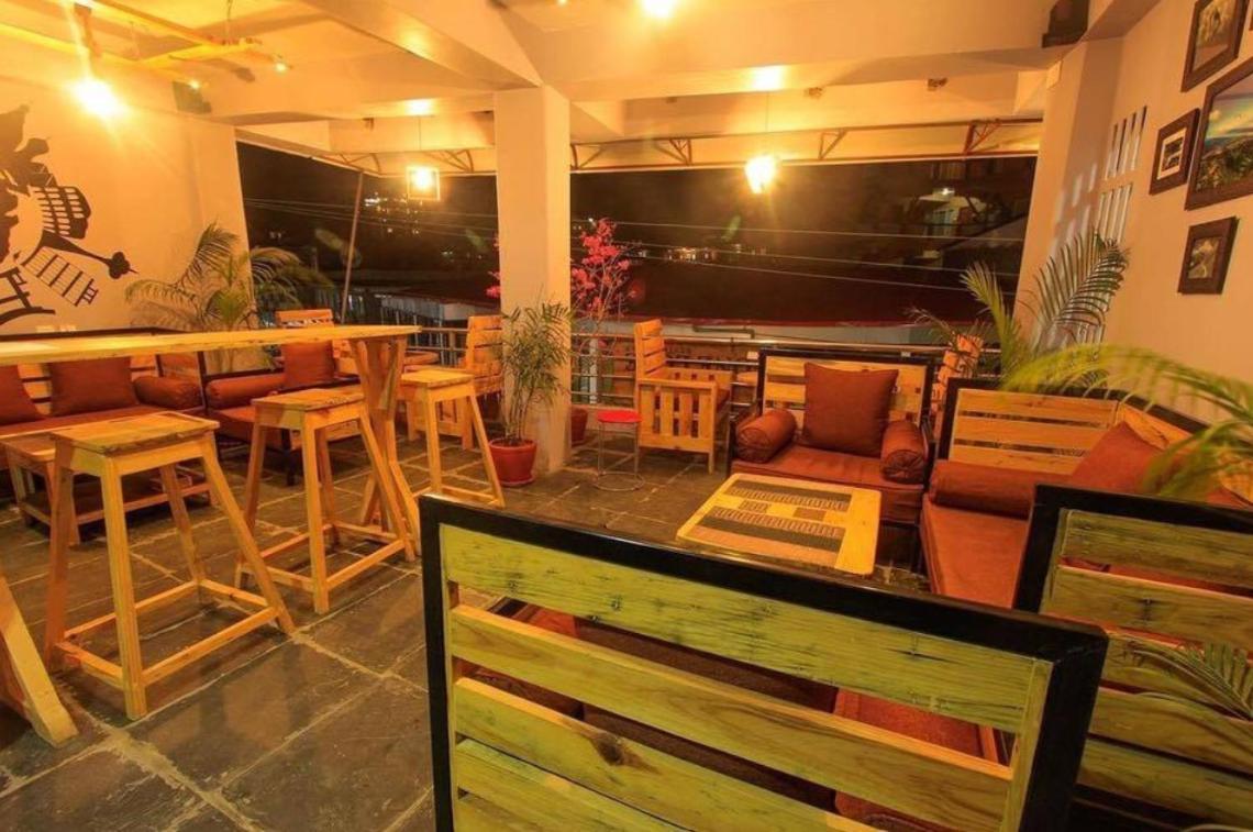 Paila Hostel Lakeside Pokhara Zewnętrze zdjęcie