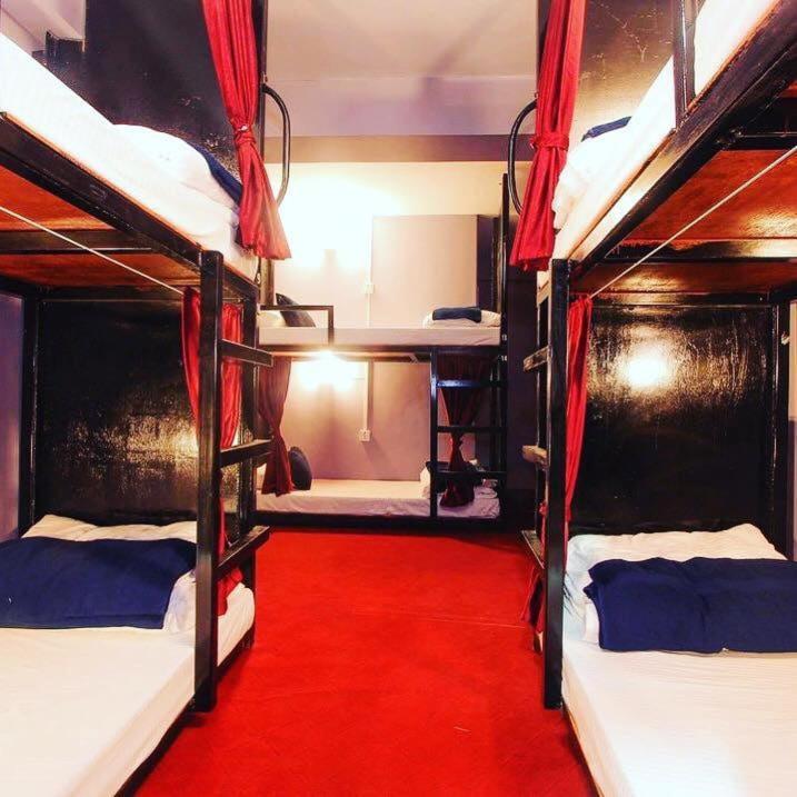 Paila Hostel Lakeside Pokhara Zewnętrze zdjęcie